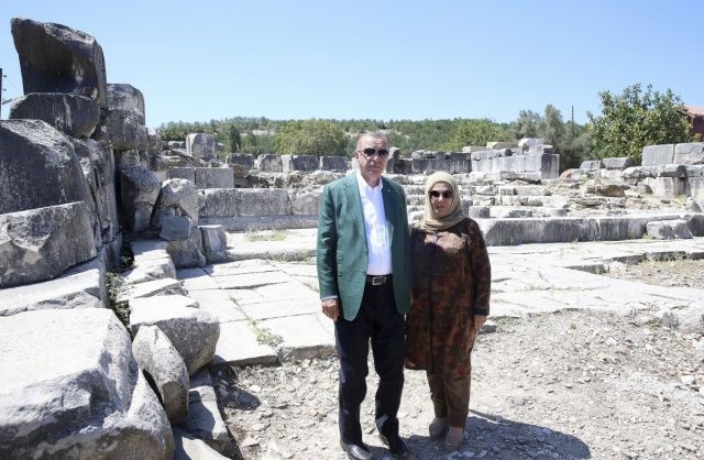 Cumhurbaşkanı Erdoğan, Stratonikeia Antik Kenti'ni gezdi 9