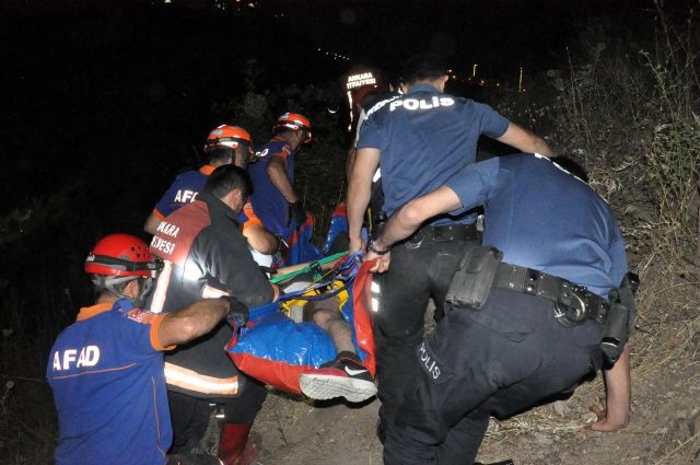 Ankara'da Protez bacaklı kişi 50 metreden dere kenarına düştü 5