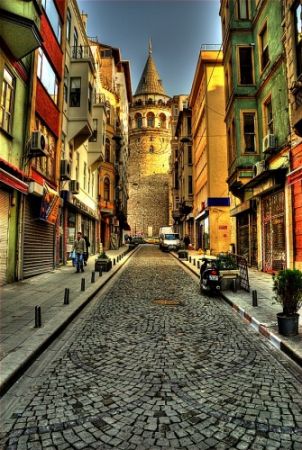 İstanbul denilince ilk akla gelen yapılardan biri: Galata Kulesi 7