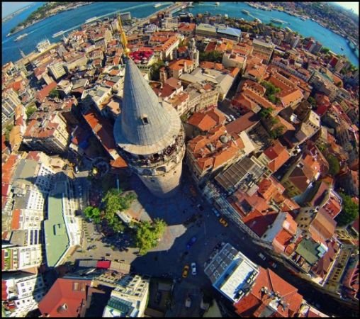 İstanbul denilince ilk akla gelen yapılardan biri: Galata Kulesi 10