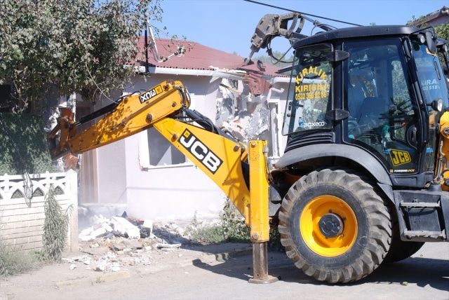 Beykoz'da orman arazisindeki kaçak yapılar yıkılıyor 2