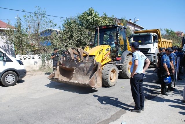 Beykoz'da orman arazisindeki kaçak yapılar yıkılıyor 9