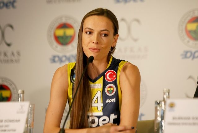 Fenerbahçe Opet Kadın Voleybol Takımı'nda sponsorluk anlaşması 1