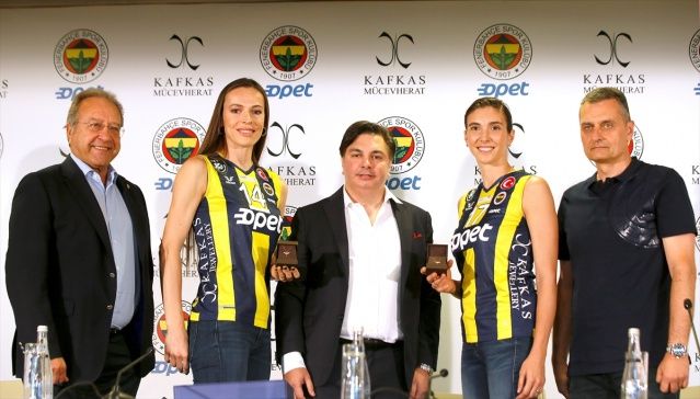 Fenerbahçe Opet Kadın Voleybol Takımı'nda sponsorluk anlaşması 4