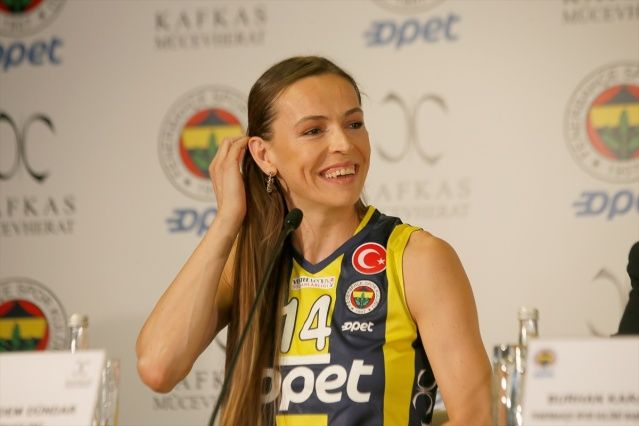 Fenerbahçe Opet Kadın Voleybol Takımı'nda sponsorluk anlaşması 7