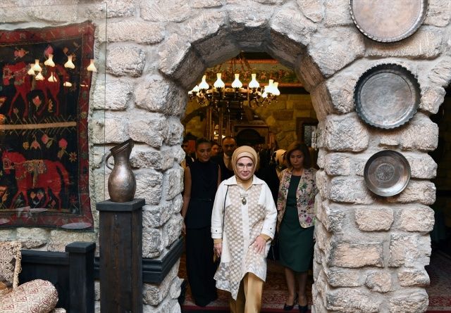 Emine Erdoğan, Bakü'deki Şirvanşah Müze Restoranı'nı ziyaret etti 11