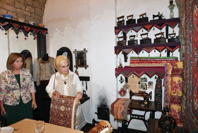 Emine Erdoğan, Bakü'deki Şirvanşah Müze Restoranı'nı ziyaret etti 6