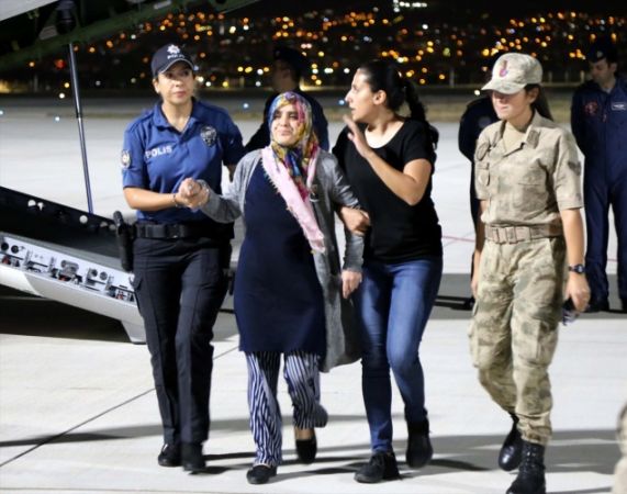 Barış Pınarı Harekatı'nda şehit düşen Hacı Bebek'in cenazesi Kahramanmaraş'a getirildi 10
