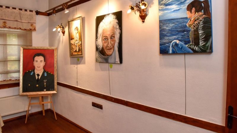 Şehit annesi resim sergisini Hamamönü Sanat Galerisi’nde açtı 8