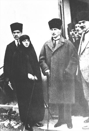 Büyük Önder Atatürk 81 yıldır özlemle anılıyor - Foto Galeri 6