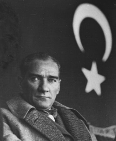 Büyük Önder Atatürk 81 yıldır özlemle anılıyor - Foto Galeri 24