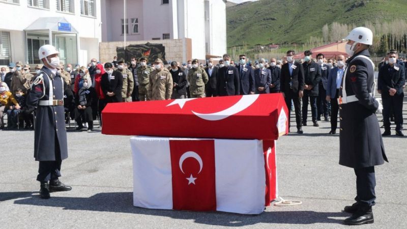 Bitlis şehitleri törenle memleketlerine uğurlandı 4