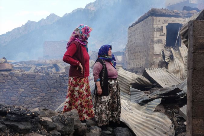 Yangın 35 hanelik köyü yok etti! Cami dışında 35 haneden hiç kalan bina yok 4