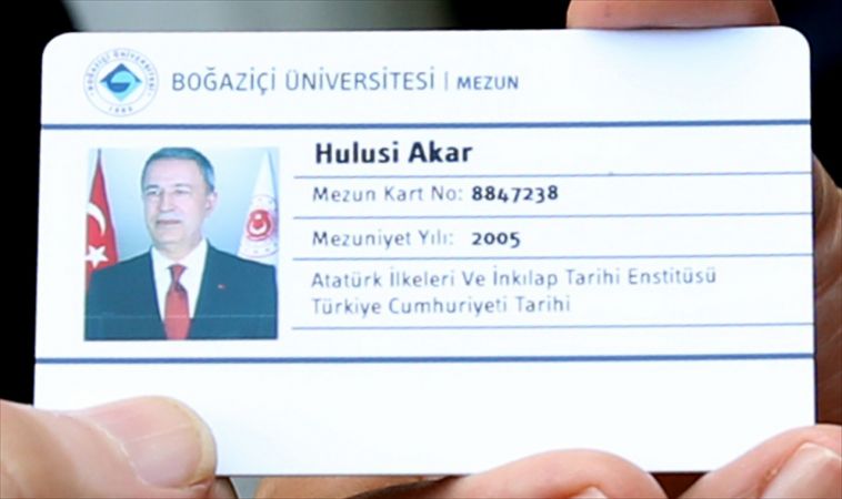 Bakan Akar'a Doktorasını Tamamladığı Boğaziçi'den "mezun kartı" 1