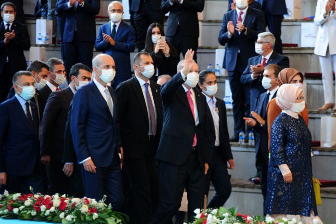 Cumhurbaşkanı Erdoğan Mamak’ta güllerle karşılandı - Ankara 5
