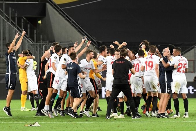 Sevilla 6. kez UEFA Avrupa Ligi şampiyonu 12
