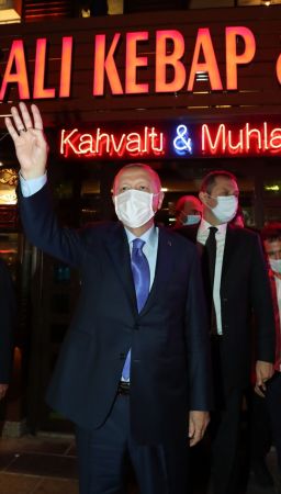 Cumhurbaşkanı Erdoğan, Üsküdar’daki bir restoranda yemek yedi 2