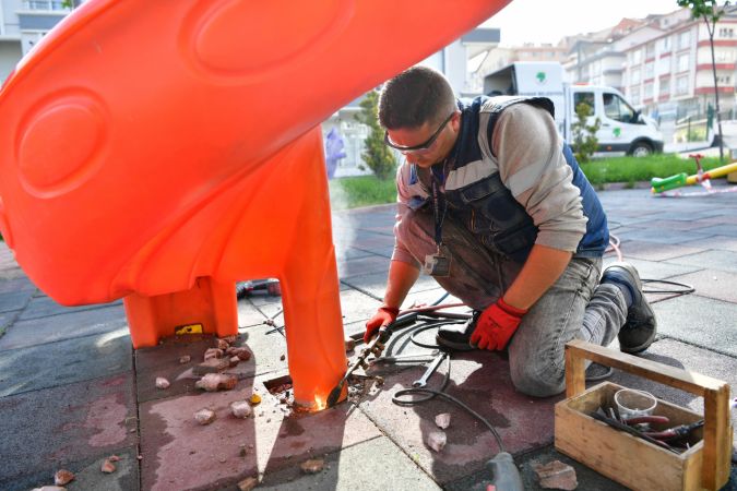 Mamak’ta parklar bakım ve onarımdan geçiyor 3