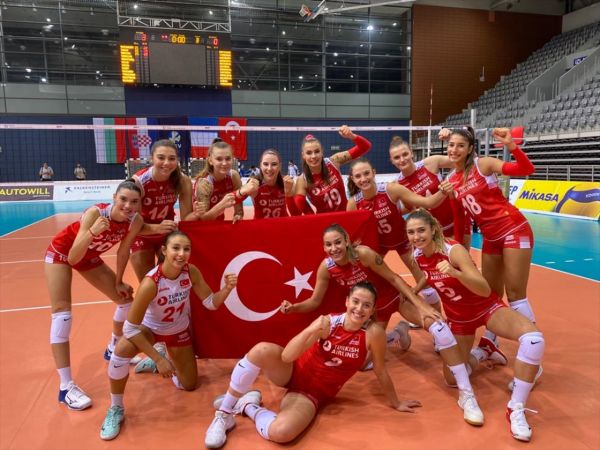 Voleybol: 19 Yaş Altı Genç Kızlar Avrupa Şampiyonası: Türkiye: 3 Bulgaristan: 0 1