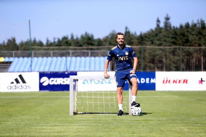 Fenerbahçe'nin yeni transferi Novak: "Böyle bir kulüpte oynamak en büyük hayalimdi" 15