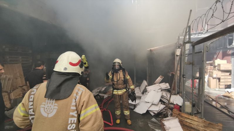 Avcılar'da korkutan Yangın! Fabrikada çıkan yangın söndürüldü 6
