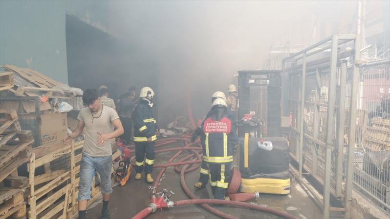 Avcılar'da korkutan Yangın! Fabrikada çıkan yangın söndürüldü 7