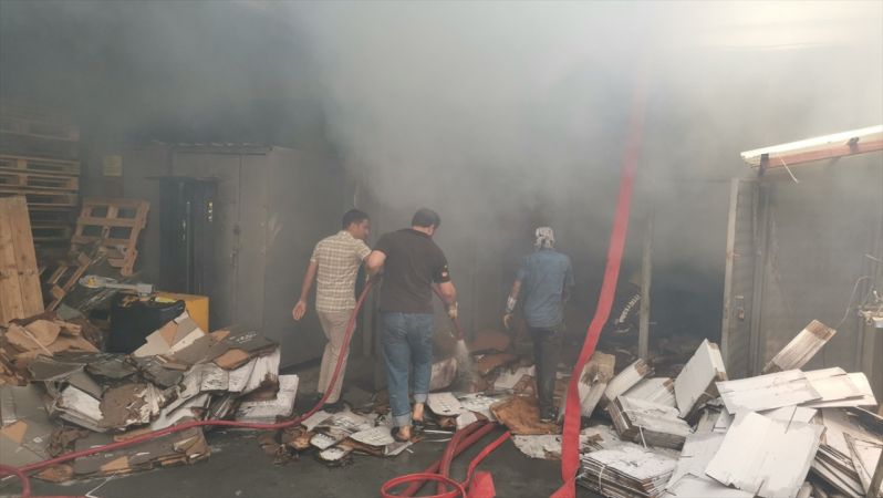 Avcılar'da korkutan Yangın! Fabrikada çıkan yangın söndürüldü 10