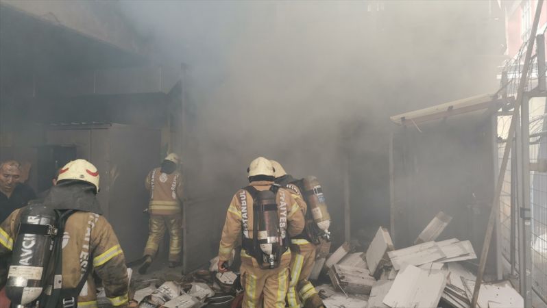 Avcılar'da korkutan Yangın! Fabrikada çıkan yangın söndürüldü 11