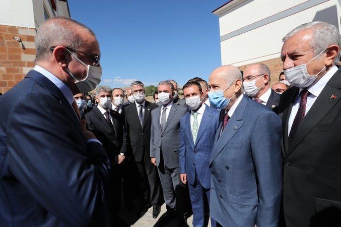 Cumhurbaşkanı Erdoğan, Devlet Bahçeli ile Ahlat Gençlik Merkezi'nin açılışını yaptı 1