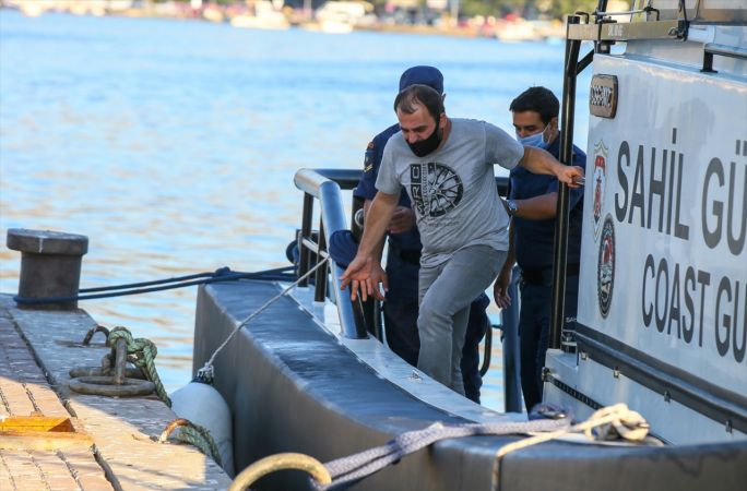 İzmir'de teknenin batması sonucu kaybolan 9 yaşındaki çocuğun cesedi bulundu 5