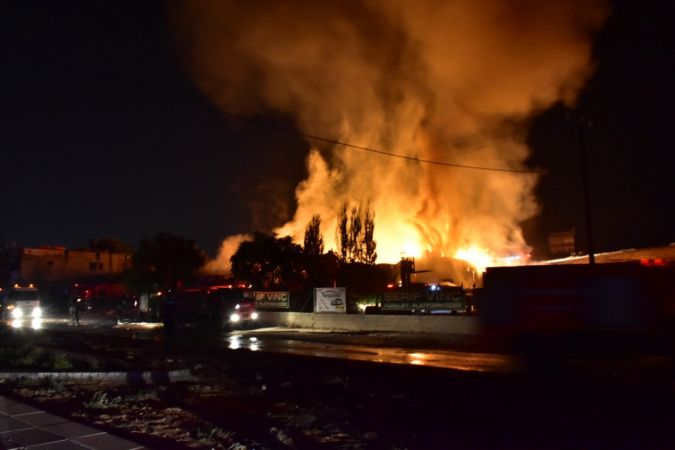 Gaziantep 3. Organize Sanayi Bölgesinde fabrikada yangın çıktı 6