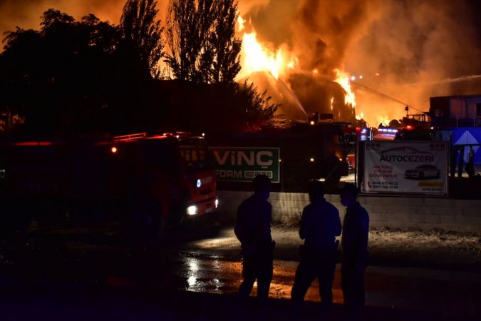 Gaziantep 3. Organize Sanayi Bölgesinde fabrikada yangın çıktı 11