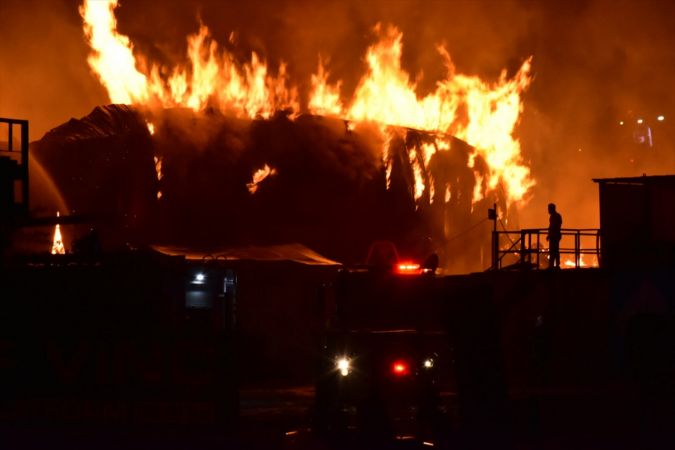 Gaziantep 3. Organize Sanayi Bölgesinde fabrikada yangın çıktı 20
