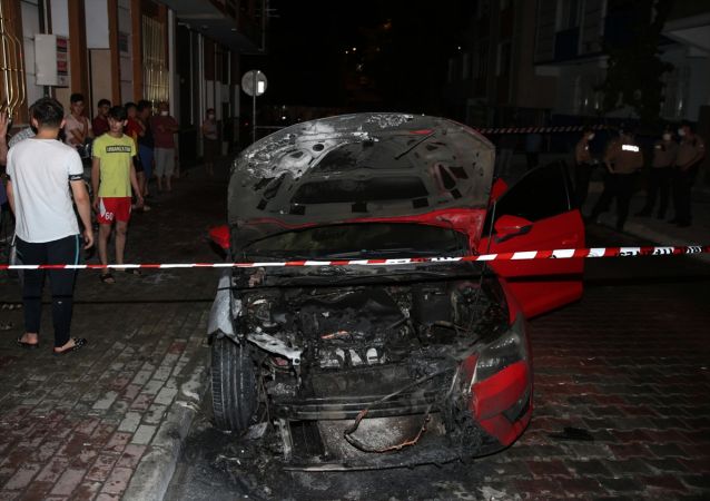 "iki otomobil ateşe verildi" iddiası polisi alarma geçirdi 1
