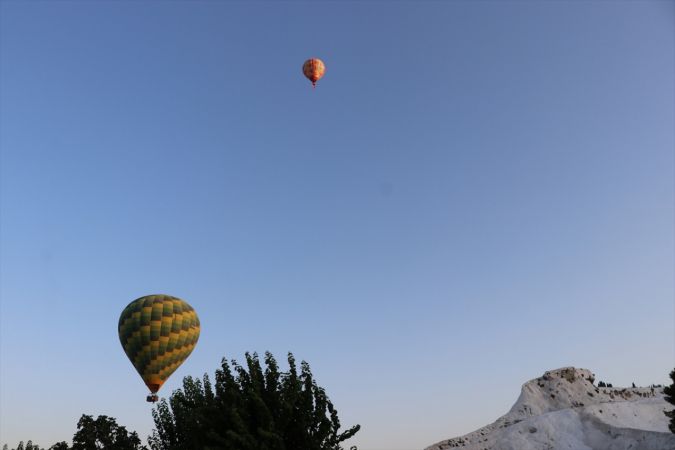 Pamukkale'de 30 Ağustos Zafer Bayramı dolayısıyla özel balon turu gerçekleştirildi - FOTO GALERİ 4