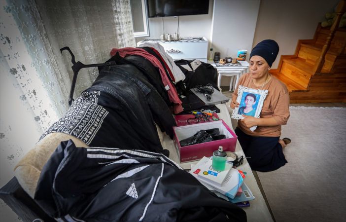 Kanser hastası anne, 14 yaşındaki oğluna kavuşmak için 1 yıldır HDP önünde evlat nöbetinde 3