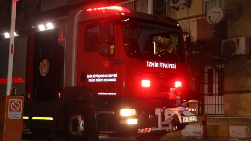 İzmir'de "çöp evde" çıkan yangında bir kişi öldü 4