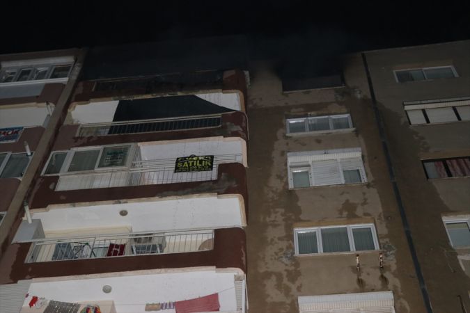 İzmir'de "çöp evde" çıkan yangında bir kişi öldü 2