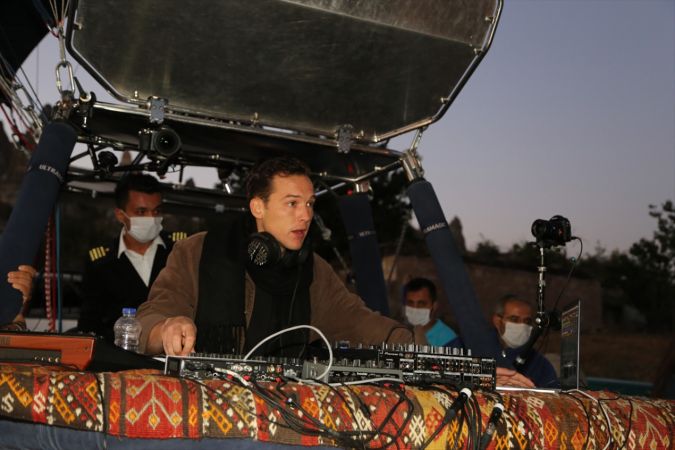DJ Ben Böhmer Kapadokya'da sıcak hava balonunda performans sergiledi 5