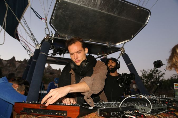 DJ Ben Böhmer Kapadokya'da sıcak hava balonunda performans sergiledi 7