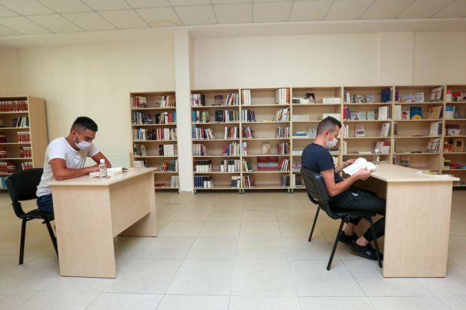 Yeniden kapılarını açıyor...Yenimahalle kütüphanelerine pandemi düzenlemesi - Ankara 5