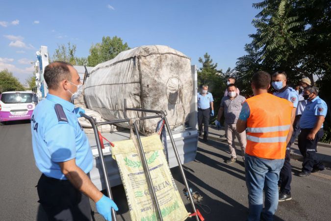 Yenimahalle'de Kağıt Toplayıcılarına Operasyon: 160 araca el koyuldu - Ankara 6