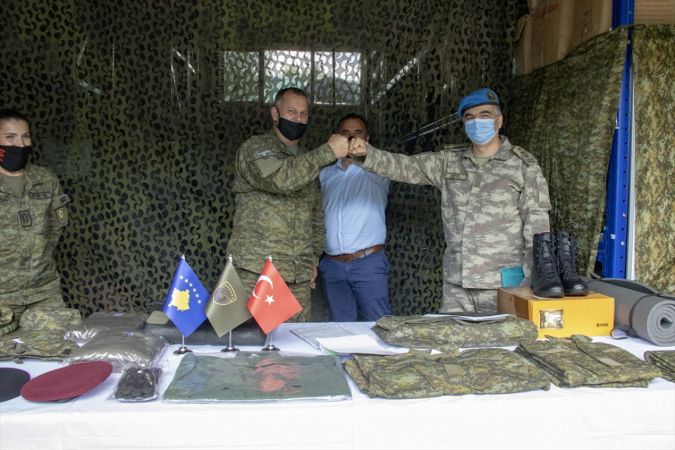 Türkiye'den Kosova'ya 910 bin dolar değerinde kişisel teçhizat hibe edildi 1