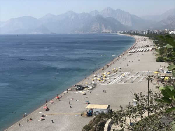 Antalya sahillerinde yoğunluk 1