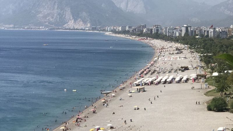 Antalya sahillerinde yoğunluk 5