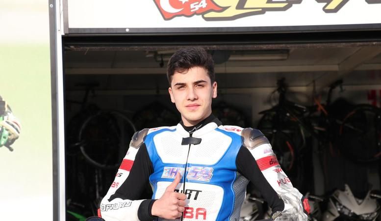 Milli motosikletçi Bahattin Sofuoğlu, İspanya'da ikinci oldu 2