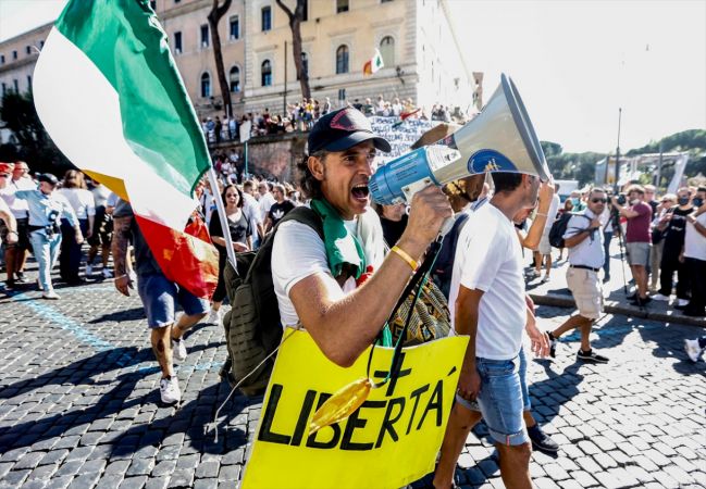 İtalya'da Kovid-19 önlemleri protesto edildi - Video Haber 2