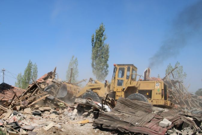 Çankaya Belediyesi, 17 gecekondunun yıkımına başladı - Ankara 3