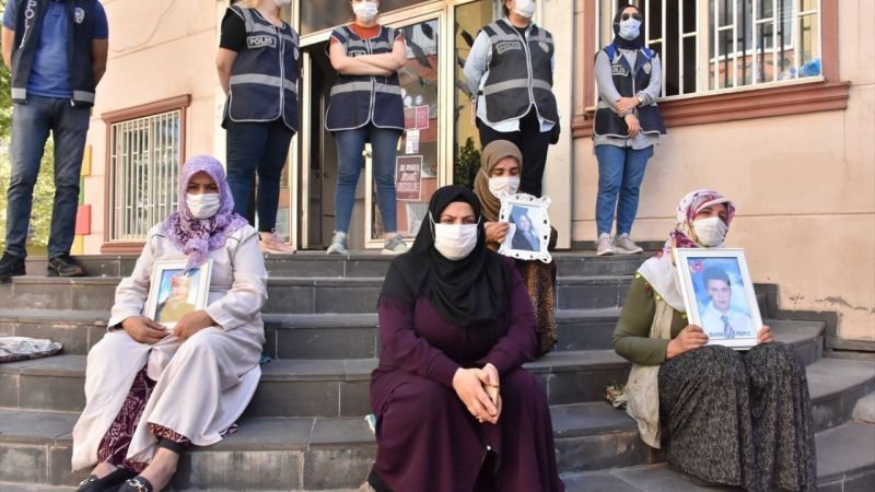 Diyarbakır anneleri evlatlarına kavuşmak için nöbete devam ediyor 6