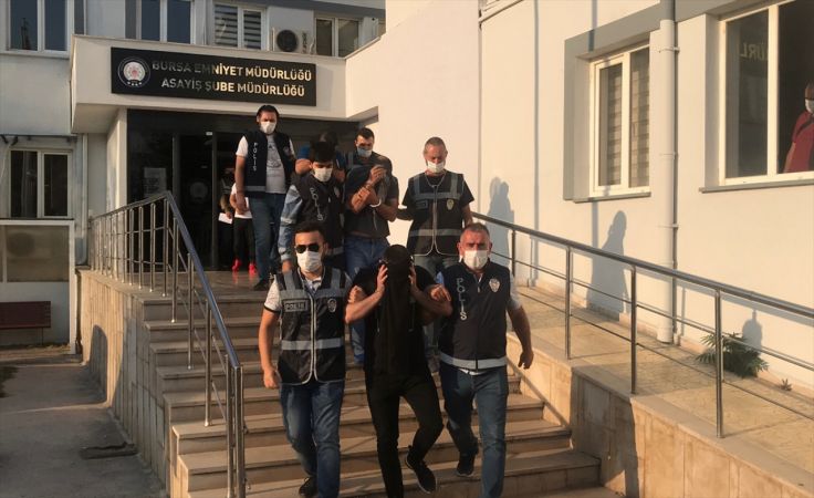 Bursa merkezli 4 ilde fuhuş operasyonu: 15 gözaltı 4